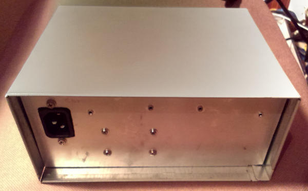 finished PSU box - back Boitier d’alimentation fini, arrière