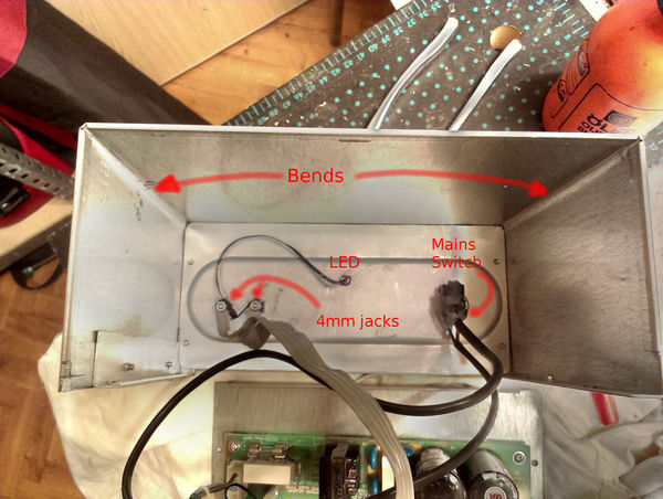 top and front parts of the box, wired Faces haut et avant câblées