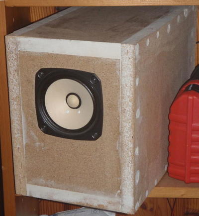 Fostex FE-127E wideband enclosure Enceinte close avec haut-parleur Fostex FE-127E