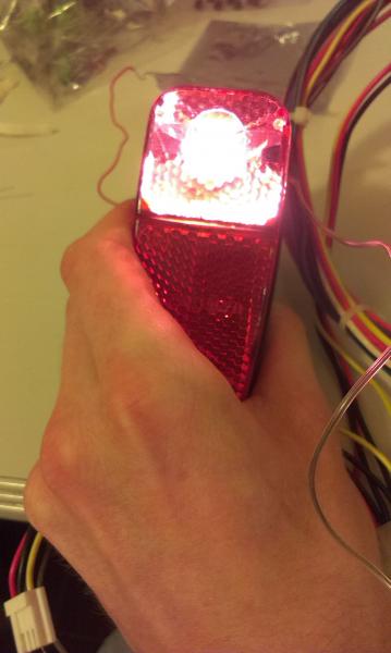 LEDs vs light bulb brightness Comparaison de luminosité LEDs vs ampoule incandescente