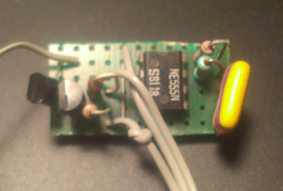 555 fake fan tach signal on stripboard Montage sur plaque à bande