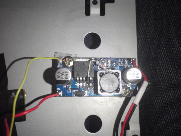 Mounted PSU with "insulating washer" Alimentation montée avec rondelle isolante