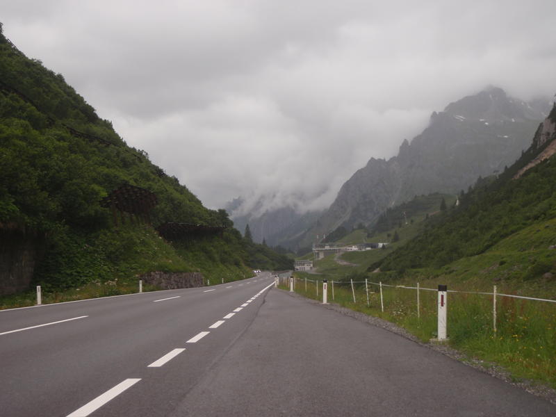 Going down without seeing the mountains