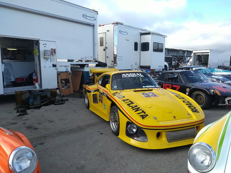 Course automobile à Monterey (Laguna Seca)