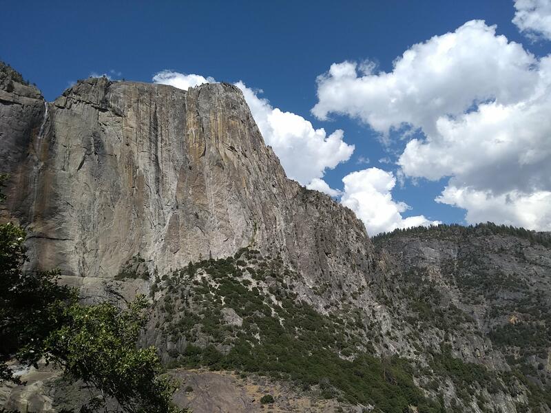 Vue depuis les cascades du Yosemite