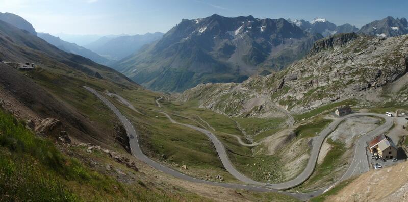 Valloire depuis le col du Galibier (2’642m)