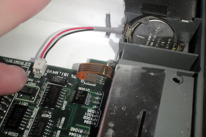 CR2032 in place of a failed Li CMOS battery CR2032 à la place de la batterie CMOS Li défectueuse