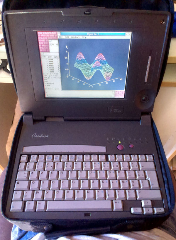 Compaq Contura 4/25CX overview Compaq Contura 4/25 CX : Vue d’ensemble